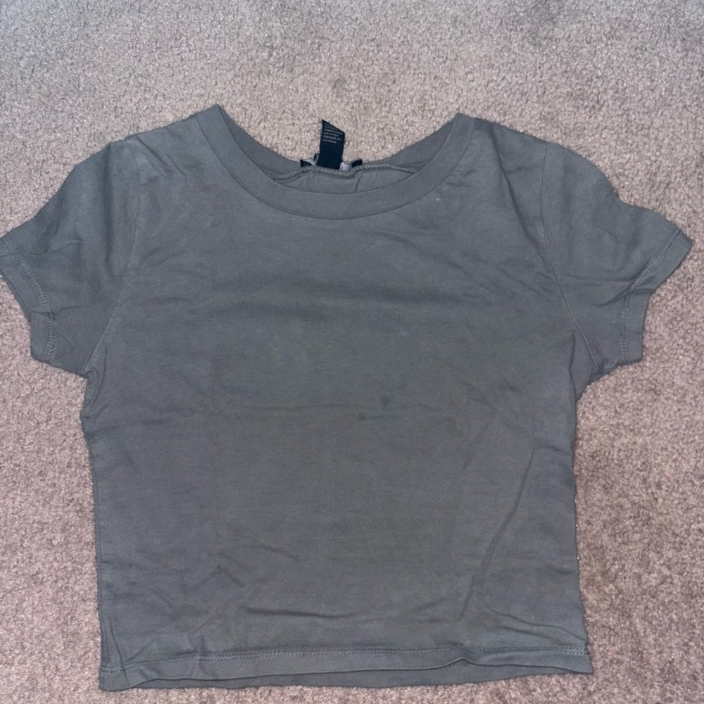 Forever 21 Gray Crop T-Shirt Short Sleeve